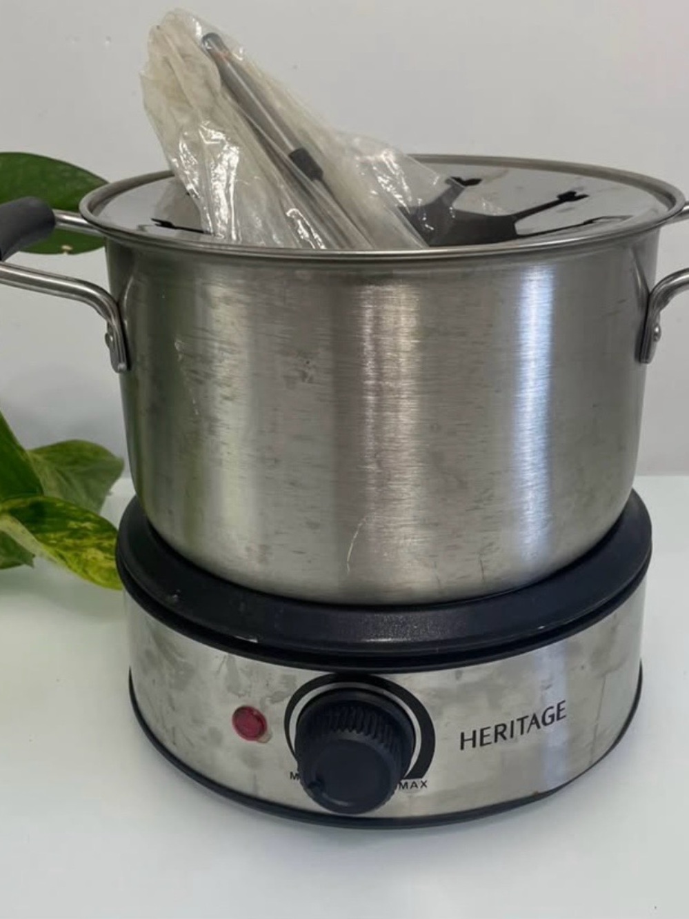 Heritage Stainless Steel Hot Plate with Matching Silver Pot